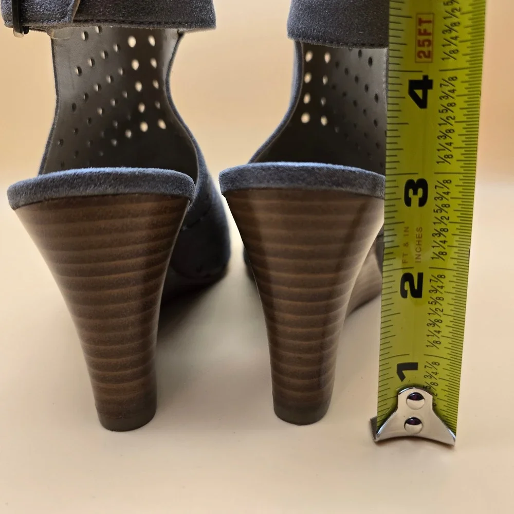 Johnston & Murphy Grey Suede Perforated Wedge Sandals 8M 78-41506 Made in Brazil